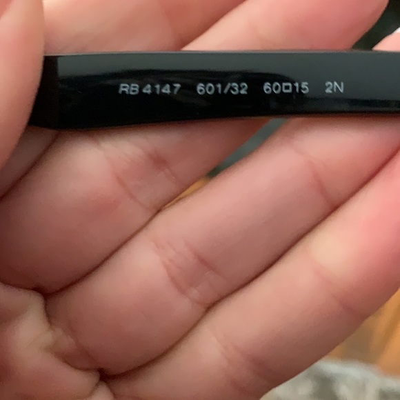 Ray-Ban Wayfarer RB4147 Black and Light Grey Lenses - Picture 5 of 5